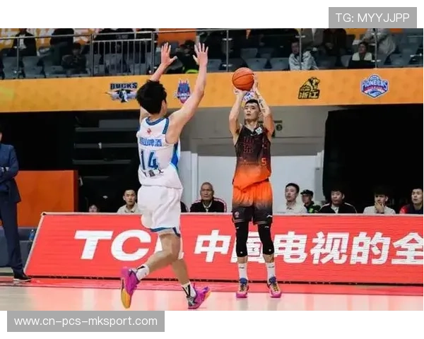 山东高速男篮外线三分攻势无敌,新赛季表现强势 山东高速男篮外线三分攻势无敌,新赛季表现强势